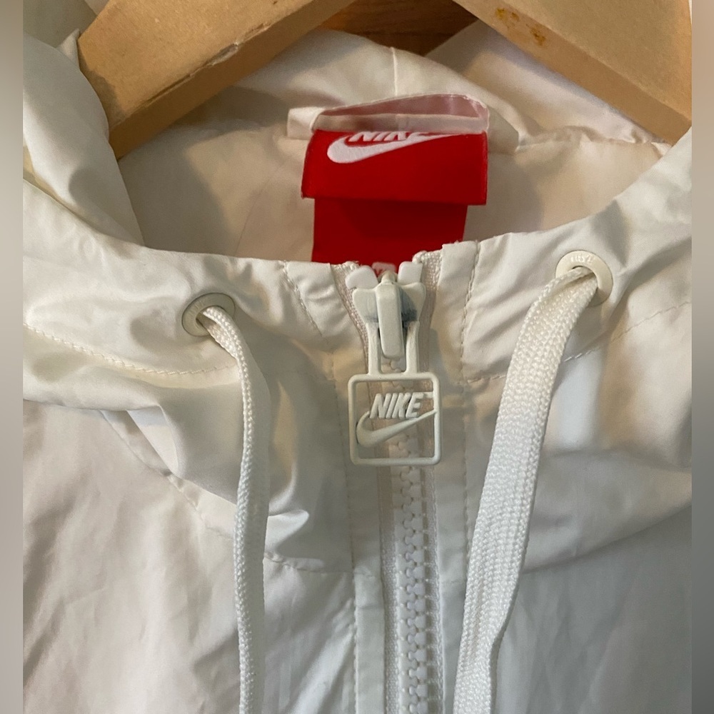 Nike XS 0-2 Women's Sportswear Original Windrunner Jacket Sail White EUC - Picture 12 of 12